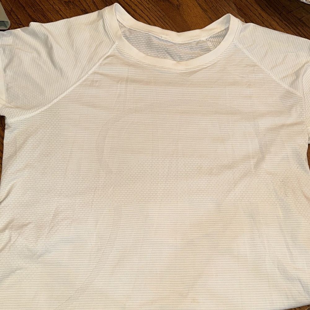 White lululemon short sleeve